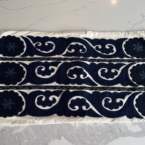 HTF POTTERY BARN LUMBAR SHAM PILLOW COVER WHITE NAVY BLUE EMBROIDERY 27"x16